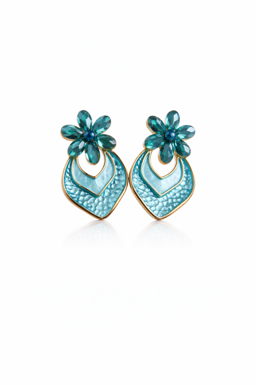 Korean Leaf Stud Earring - Image 3