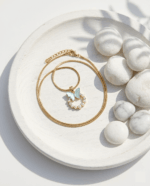 Round pendant with anti tarnish chain
