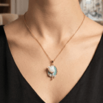 Tulip pendant with chain