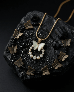 chain with pendant for girls and women